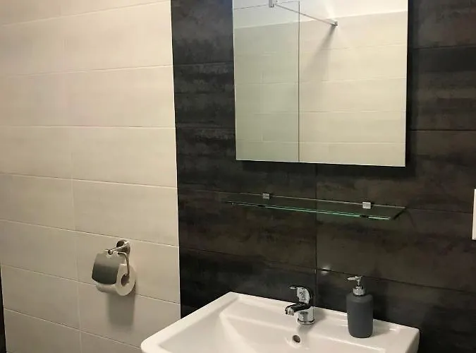 아파트 City Apartments *